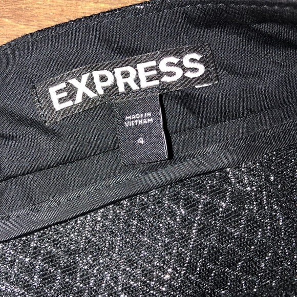 EXPRESS size 4 black snakeskin print shorts - Picture 7 of 10